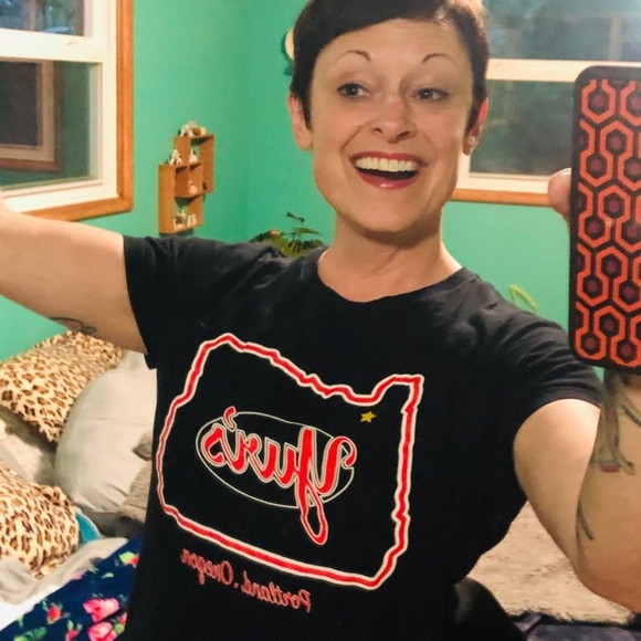 Meet your Posher, Erin 👗👢👖 - Picture 2 of 3